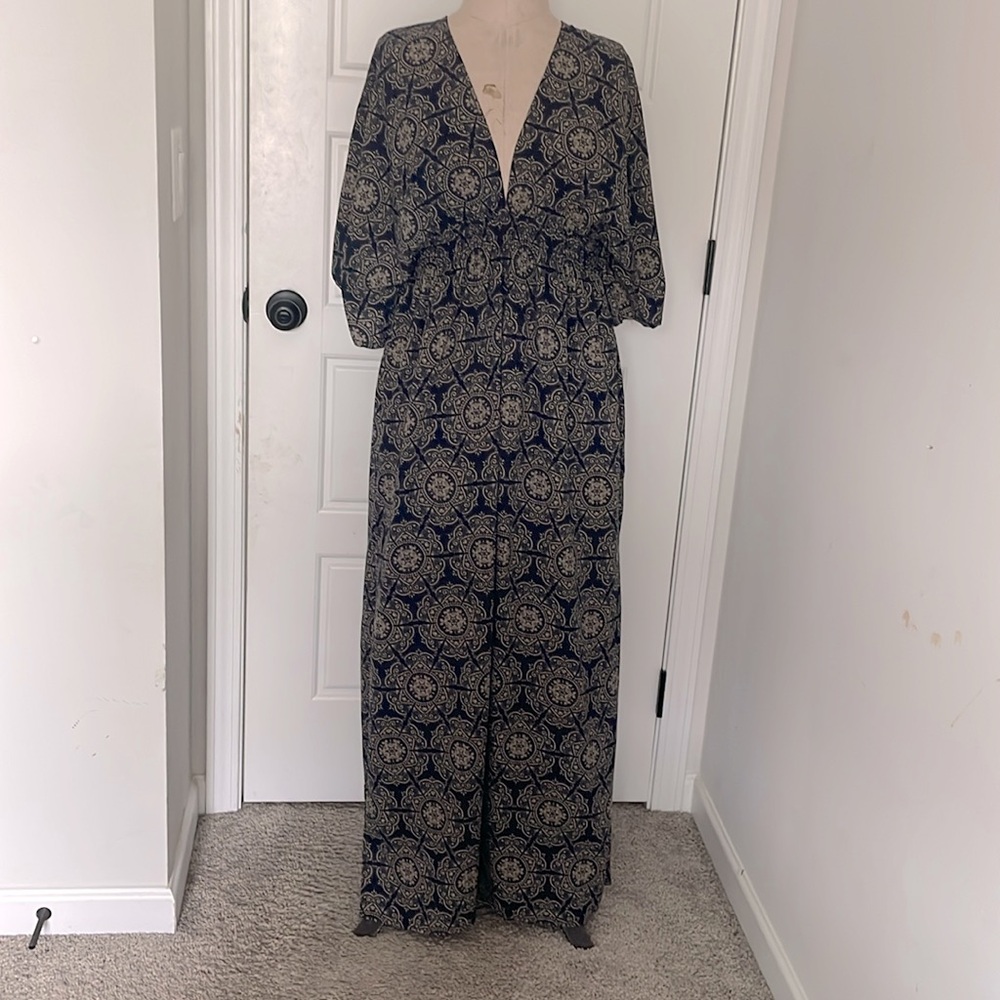 Maxi Dress,  Elbow Length sleeves v-neck & side slits Bohemian Festival Medium